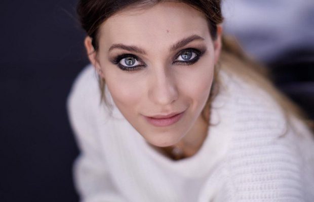 Скандальна Регіна Тодоренко показала фігуру в купальнику