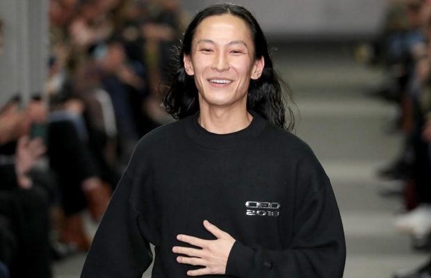 Споював та схиляв до сексу: хлопці-моделі звинуватили дизайнера у домаганнях