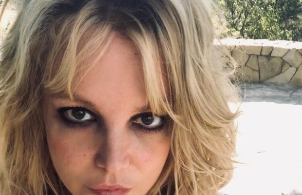 Напівоголена Брітні Спірс знову налякала фанатів дивним танцем