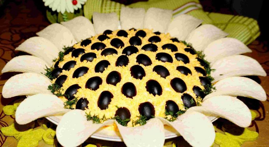 Яскравий салат "Соняшник": як приготувати смачну страву