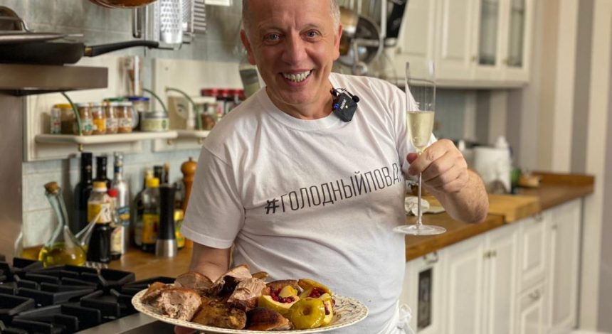 Новогодняя утка с яблоками: вкусный праздничный рецепт от Саввы Либкина