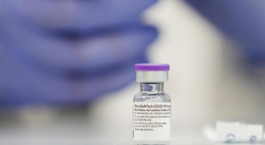 Pfizer временно сократит поставки вакцины от коронавируса в Европу