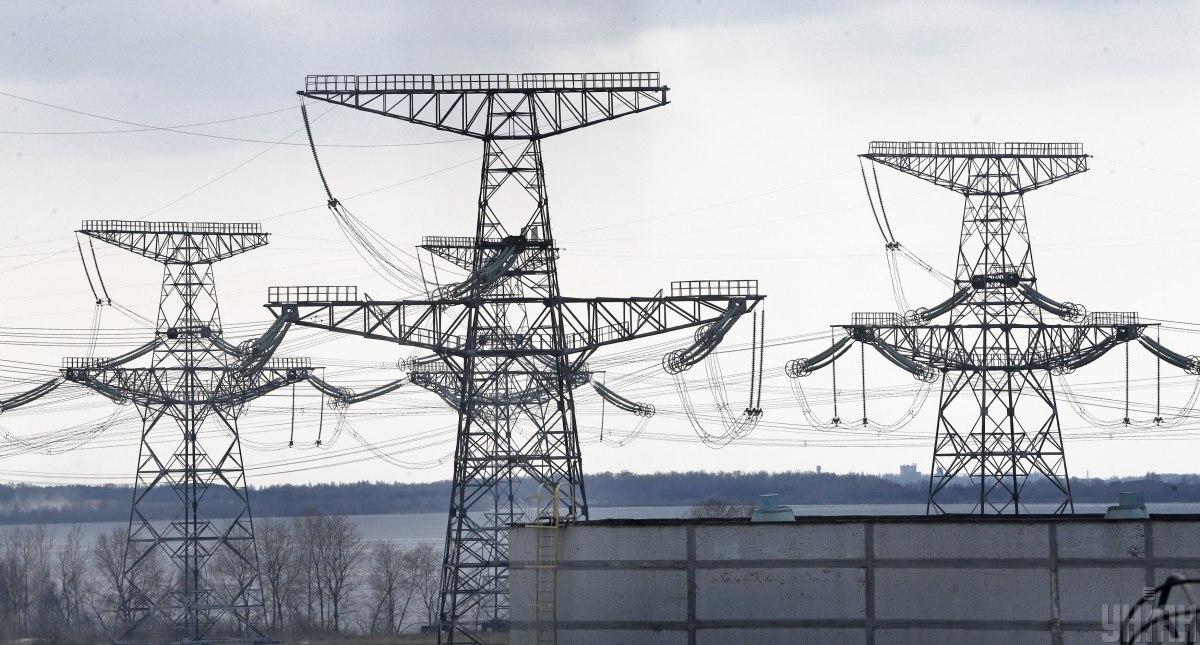 Дефицит мощностей в энергосистеме будет оставаться в течение зимы, сообщили в "Укрэнерго" / фото УНИАН, Александр Синица