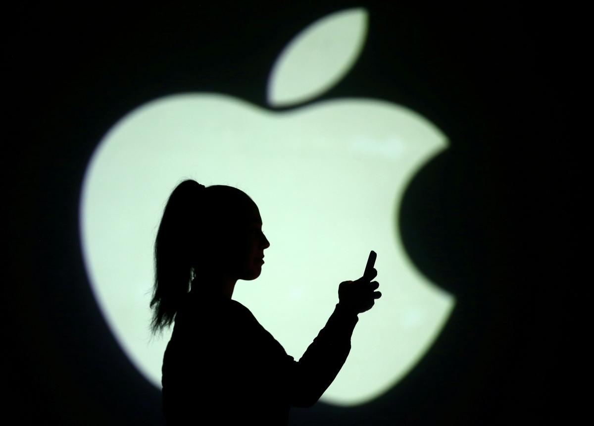 Apple убрала приложение соцсети Parler из App Store \ фото REUTERS