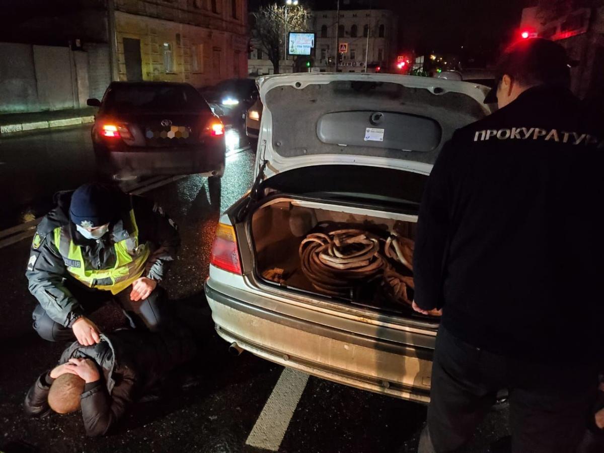 Харьковские полицейские год воровали кабели связи Укртелекома / фото khar.gp.gov.ua Харьковские полицейские год воровали кабели связи Укртелекома / фото khar.gp.gov.ua