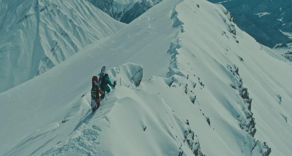 В фильме очень много невероятных горных пейзажей / кадр из фильма "Пик страха"