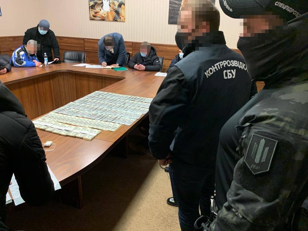 В Києві затримали нахабного шахрая / Офіс Генерального прокурора В Києві затримали нахабного шахрая / Офіс Генерального прокурора