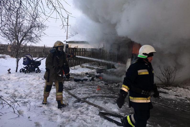Загоряння виникло всередині одноповерхового приватного житлового будинку / фото dsns.gov.ua Загоряння виникло всередині одноповерхового приватного житлового будинку / фото dsns.gov.ua