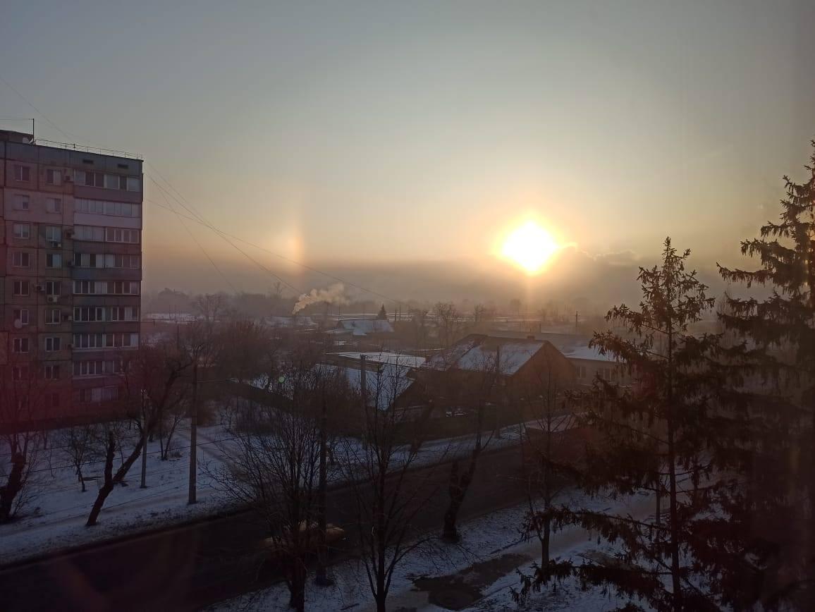 Гало появилось в небе над Кривым Рогом / фото Nata Li, Facebook Гало появилось в небе над Кривым Рогом / фото Nata Li, Facebook