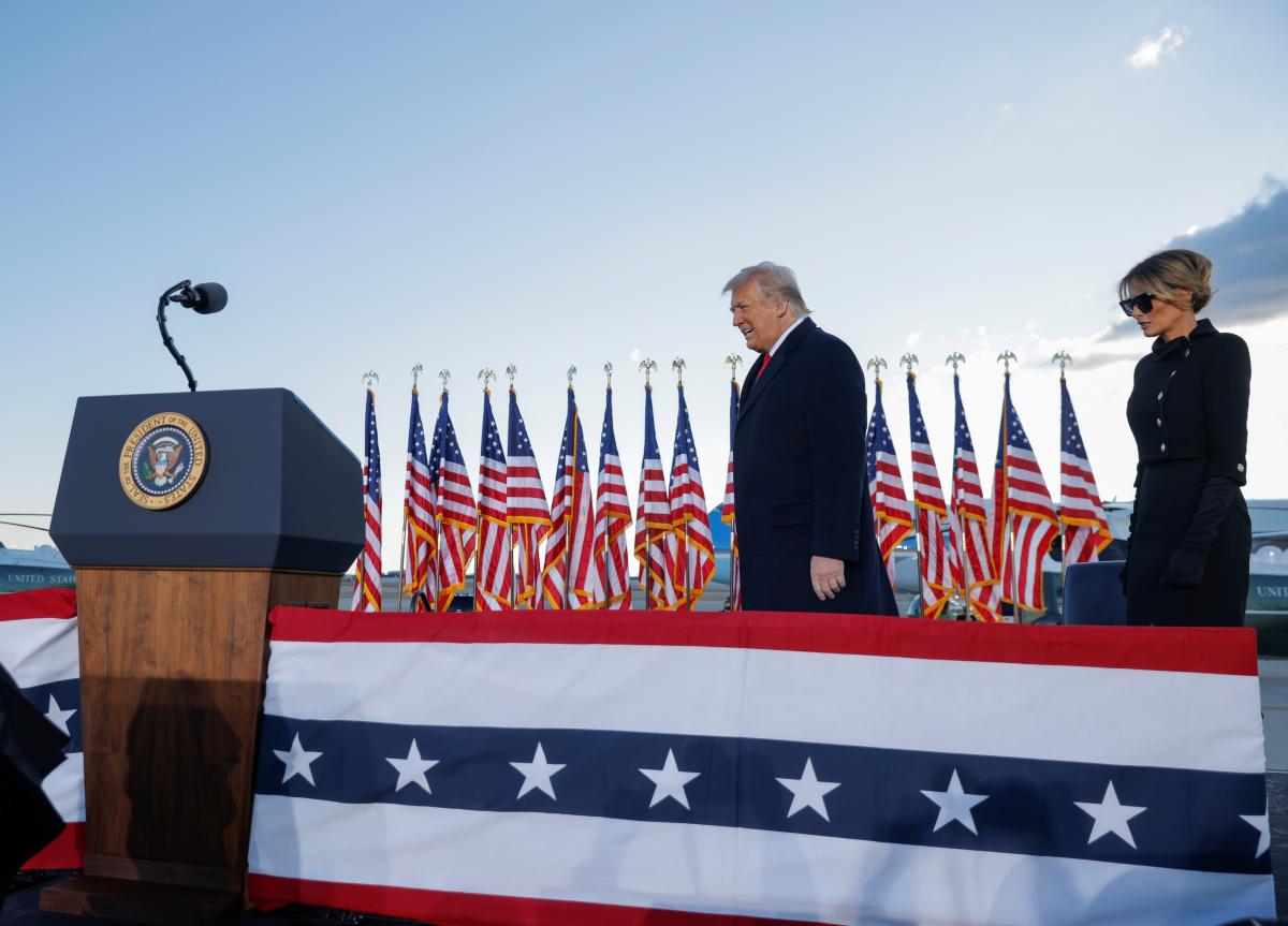 Трамп решил снова идти в президенты \ фото REUTERS Трамп решил снова идти в президенты \ фото REUTERS