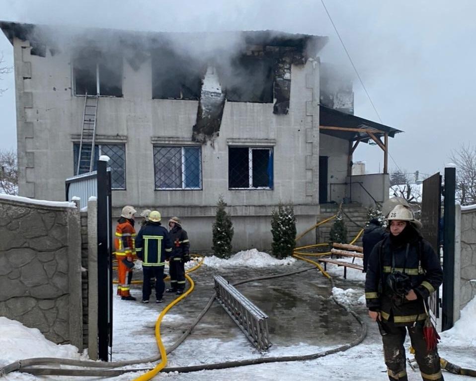 Пожар в Харькове - 23 января в  день траура по погибшим в доме .