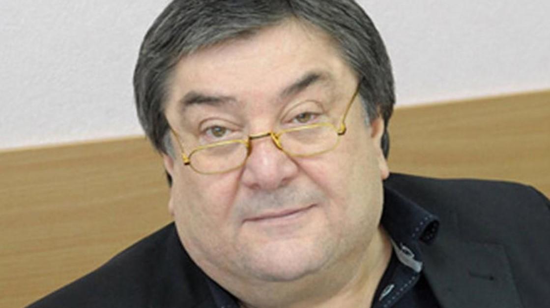 Ваха Агаев голосовал, будучи в коме, несколько заседаний вподряд / фото из соцсетей Ваха Агаев голосовал, будучи в коме, несколько заседаний вподряд / фото из соцсетей