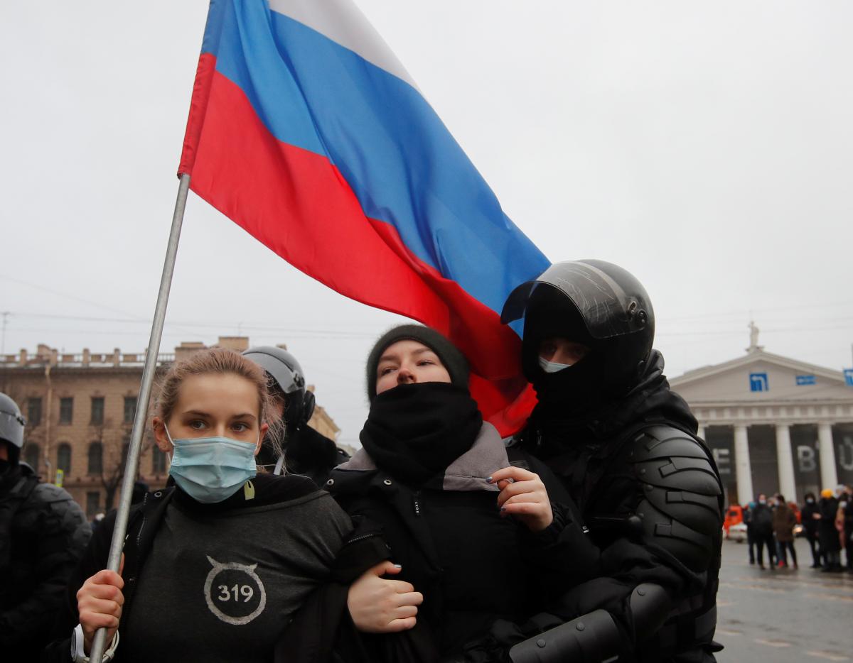 В РФ запрещают митинги из-за роста цен - вредит имиджу "спецоперации" / фото REUTERS В РФ запрещают митинги из-за роста цен - вредит имиджу "спецоперации" / фото REUTERS