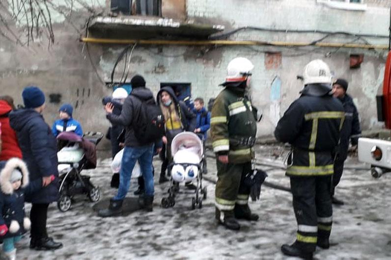 За попередньою інформацією, там живуть кілька сотень людей / фото dp.dsns.gov.ua За попередньою інформацією, там живуть кілька сотень людей / фото dp.dsns.gov.ua