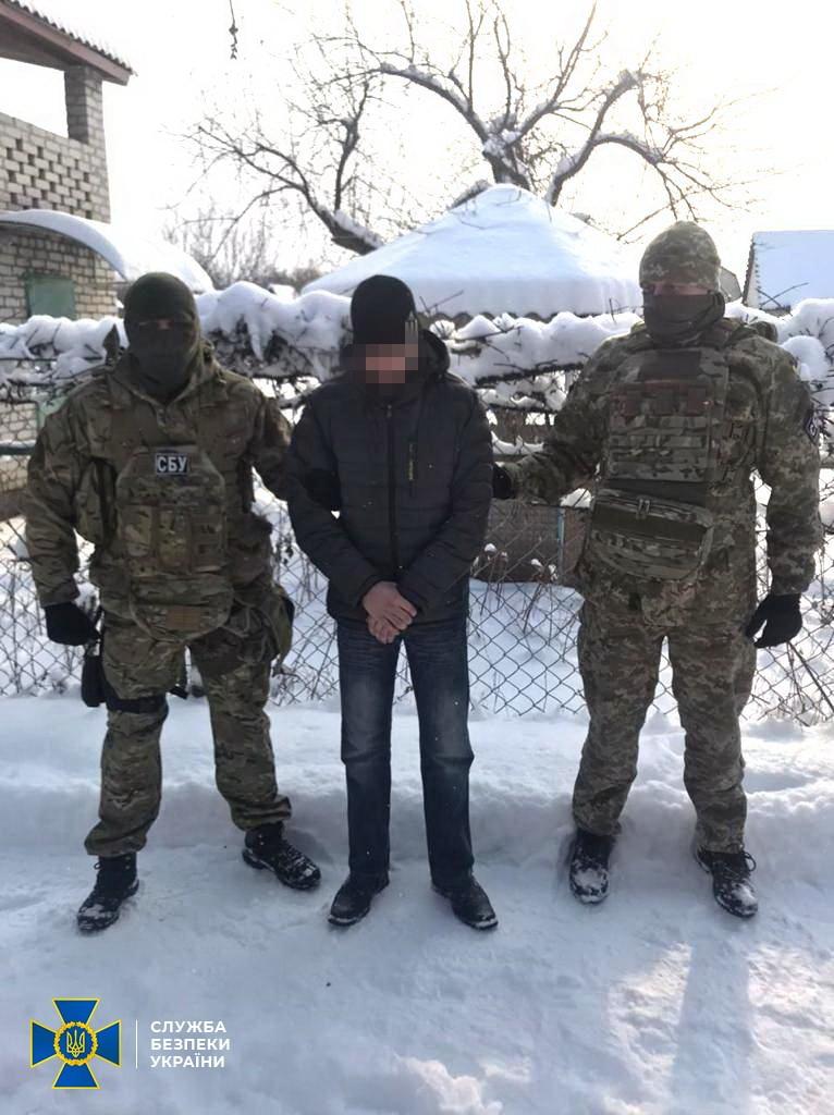 Правоохоронці затримали бойовика "ЛНР" / СБУ Правоохоронці затримали бойовика "ЛНР" / СБУ