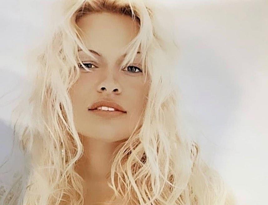 Андерсон залишає соцмережі / instagram.com/pamelaanderson Андерсон залишає соцмережі / instagram.com/pamelaanderson