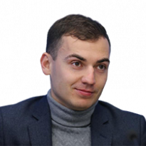 неосвічений, тому часто потрапляє на обман і порушення своїх прав