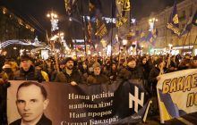 Факельное шествие ко дню рождения Бандеры: яркие фото из центра Киева
