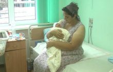 Вагітніла майже щороку: на Хмельниччині жінка народила свою 18 дитину (відео)