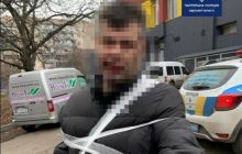 В Одесі чоловік облив бензином тютюновий кіоск, автомобіль і погрожував перехожим ножем