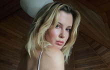 25-летняя дочь Алека Болдуина показала "клубничку"