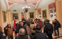 Заворушення у Вашингтоні: декілька поліцейських поранені, один госпіталізований