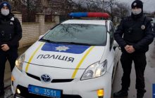 В Одессе мужчина порезал себе вены и едва не истек кровью посреди улицы
