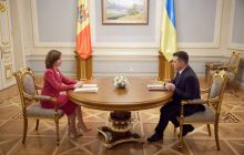 Зеленский говорил с Санду о получении вакцины от ЕС через "Восточное партнерство"