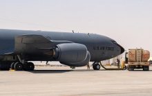 В США впервые испытали летающий танкер KC-135 "горячей" дозаправкой (фото)