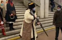 На станции "Майдан Незалежности" устроили вертеп с "убийством козы" (видео)