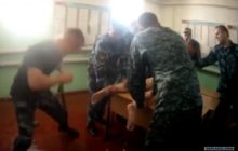"Вибухнув всередині": у Росії співкамерники зґвалтували кип'ятильником ув'язненого