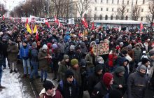 В Швеции, Австрии и Германии протестовали против карантинных ограничений