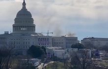 Сигнал тревоги и дым над зданием: в США заблокировали Капитолий "из-за внешней угрозы" (видео)
