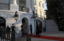 Трамп попрощался с Белым домом и покинул Вашингтон (фото, видео)