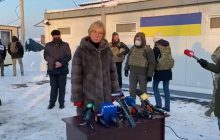 Украинский омбудсмен: боевики в течение суток передадут на подконтрольную Украине территорию девять пленных (видео)