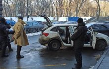Біля Верховної Ради затримали чоловіка зі зброєю (фото)