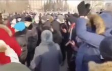 У російській Читі ОМОН відмовився розганяти мітинг: люди скандували "Молодці!" (відео)