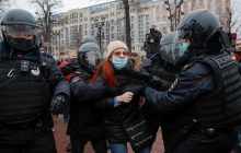 ЄС у понеділок вирішуватиме, як реагувати на масові затримання росіян за протести