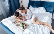 Не надо стесняться: названы пять вещей, о которых нужно говорить парню