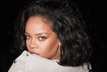 32-річна Ріанна розбурхала фанів фотосесією в прозорій білизні