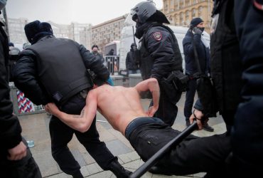 Hundreds arrested in Moscow amid pro-Navalny rallies