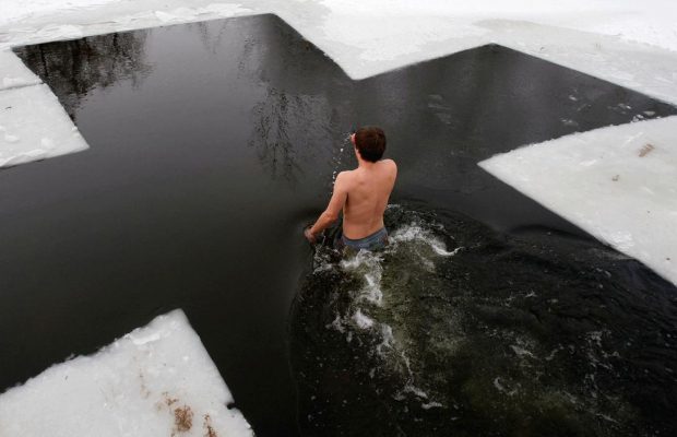 Водохресні купання в Києві 2021: список локацій для пірнання в столиці