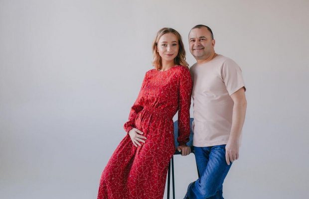 "Старий дід": дружина Павліка різко відреагувала на коментарі фанатів про її вагітність