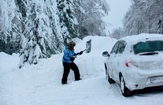 В Швеции и Финляндии выпало рекордное количество снега, железная дорога работает с перебоями (фоторепортаж, видео)