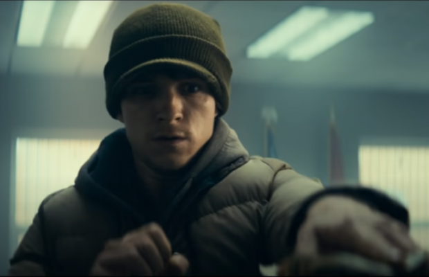 "Людина-павук" став наркоманом та грабує банки: вийшов трейлер драми з Томом Холландом (відео)