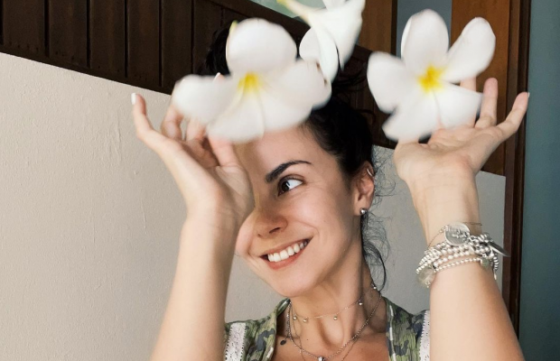 "Слишком красивая": Настя Каменских восхитила фанов фото без макияжа