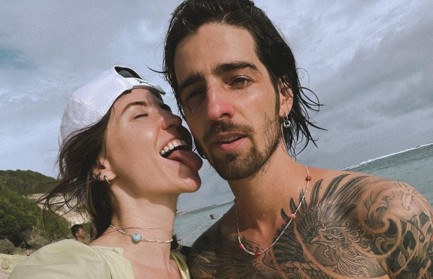 Напівоголена Надя Дорофєєва "осідлала" Дантеса