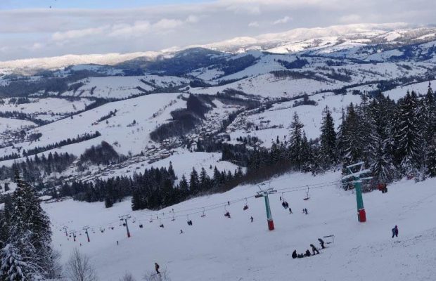 Бюджетно, без очередей и с кучей впечатлений. Как отдыхают в заснеженном Закарпатье
