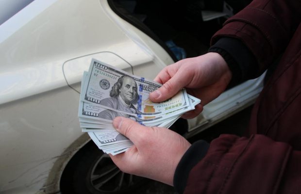 Відомий екстрасенс відповів, чи зросте курс долара до 50 гривень