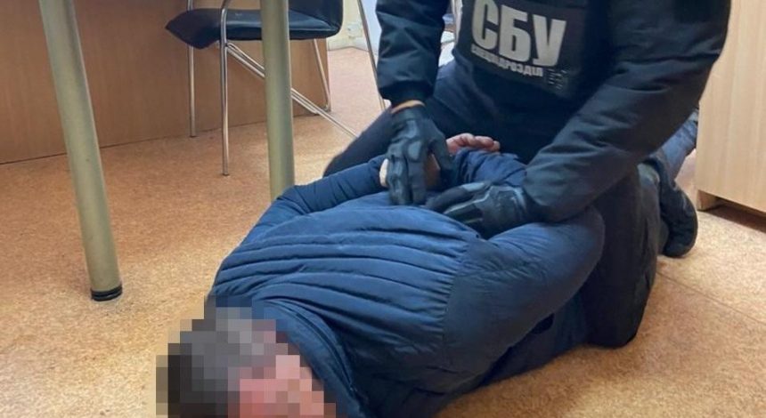 В СБУ назвали причину обысков на "Киевводоканале": чиновника задержали на крупной взятке (фото, видео)